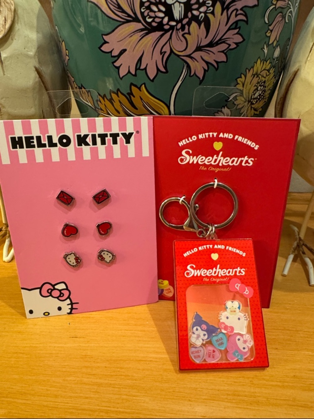 Hello Kitty 6 Piece Earring & Keychain Set